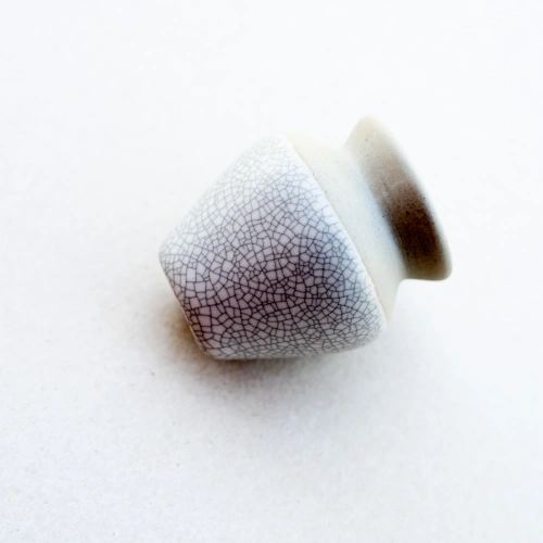 Naoshi podstawka pod chasen - biała mozaika