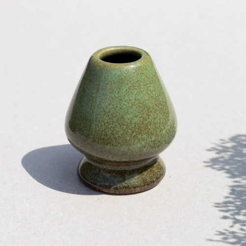 Naoshi podstawka pod chasen Nomads - glazurowana zielona