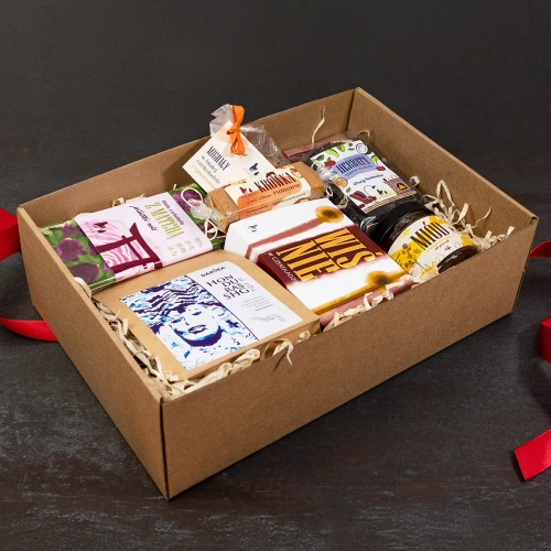 Zestaw prezentowy kawa, herbata, miód, słodycze max